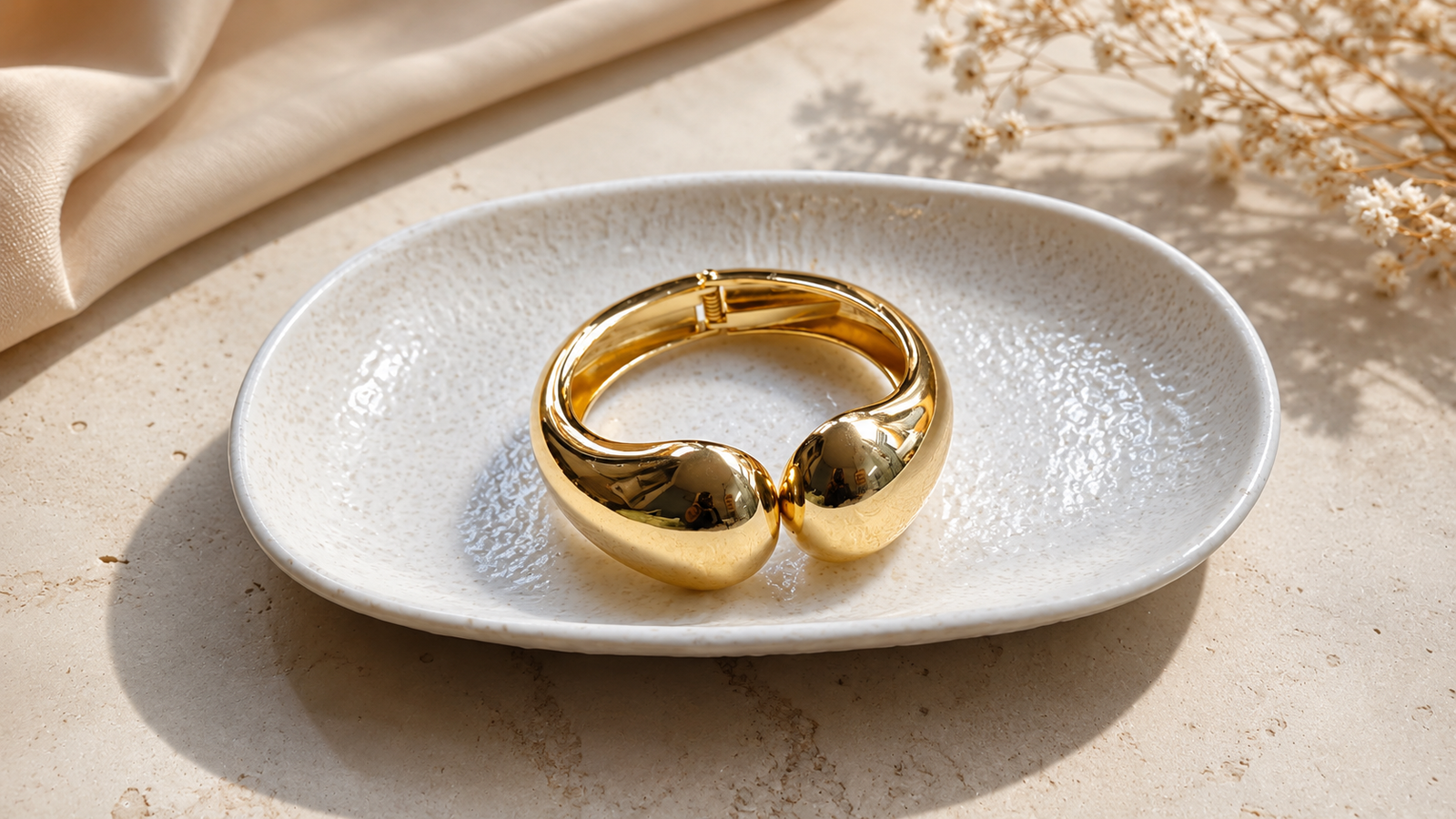 Heavy Weight Waterproof Gold Bracelet – Latest Design